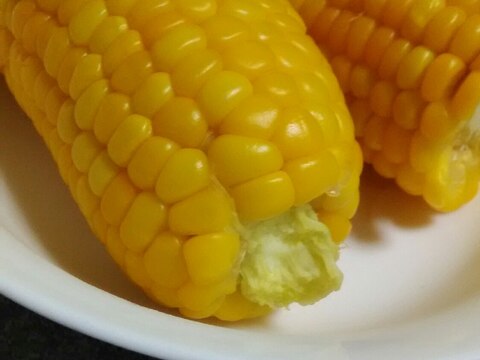 (簡単シリーズ)トウモロコシの塩茹で